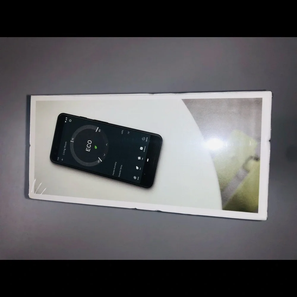 Nest T3018US 3rd Gen Programmable Thermostat Mirror Black